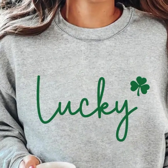 NEW Lucky St. Patricks Day Crewneck Sweatshirt S-5X - Picture 3 of 3